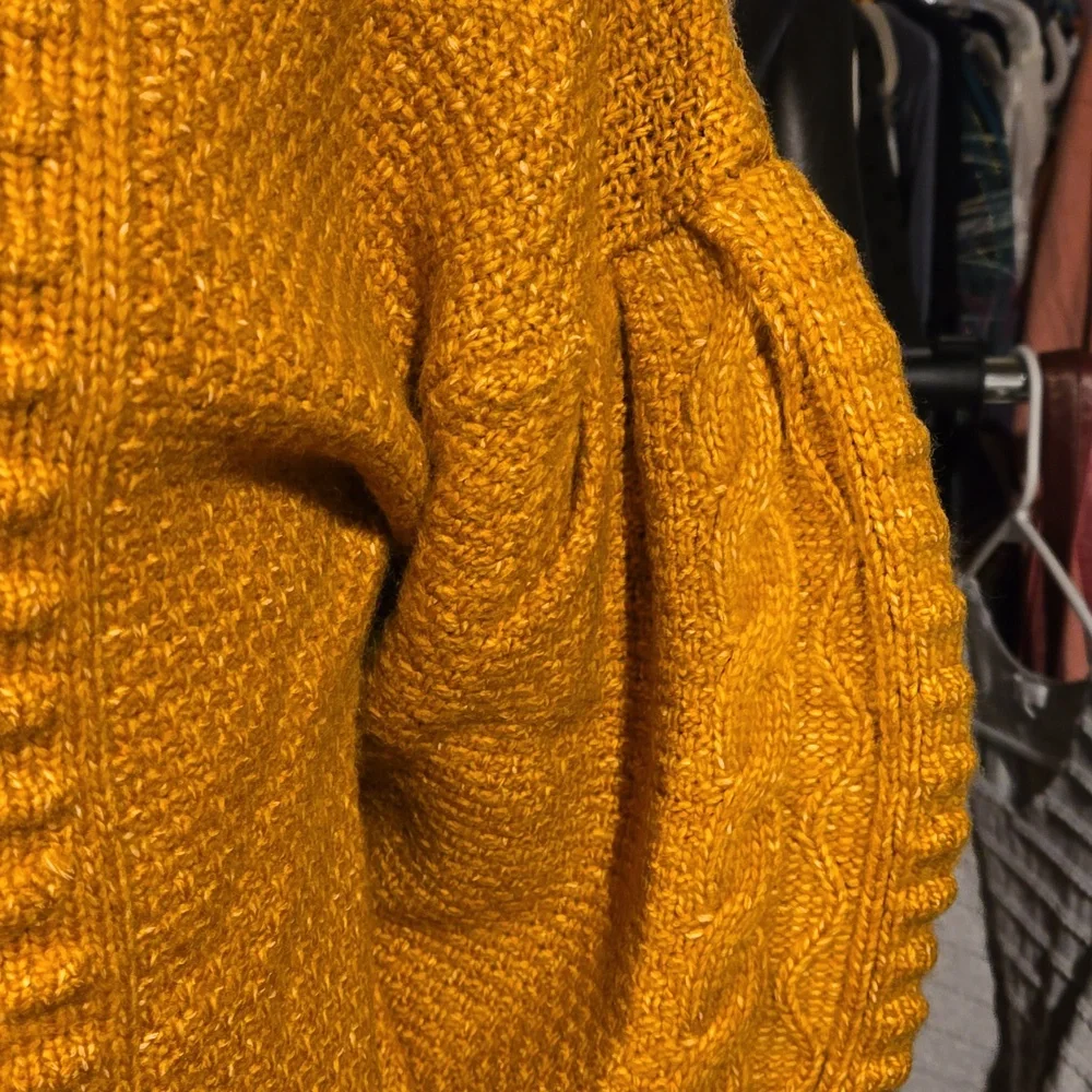 NWT Pumpkin colored puff sleeve sweater